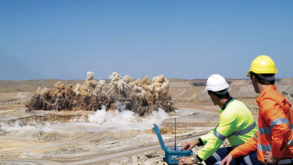 Vibration-controlled blasting following Oman Royal Oman Police standards